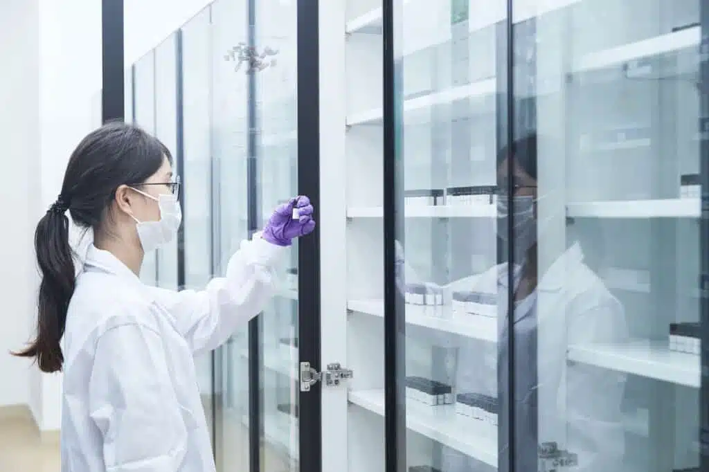 BIORLAB expert inspects various compounds - BIORLAB